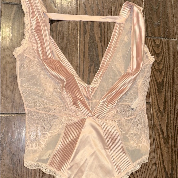 Eloquii Lace Bodysuit in Soft blush Pink size 1X - Picture 2 of 7